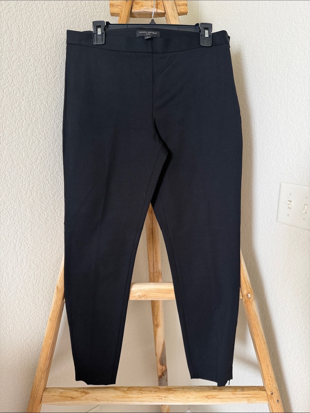 Banana Republic Women’s Sloan Black Straight-Leg Dress Pants - Picture 4 of 9